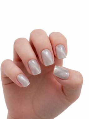 Pearlescent Silver Press-On Nails